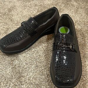 Aetrex brown loafers size 10.5W wide 42.5